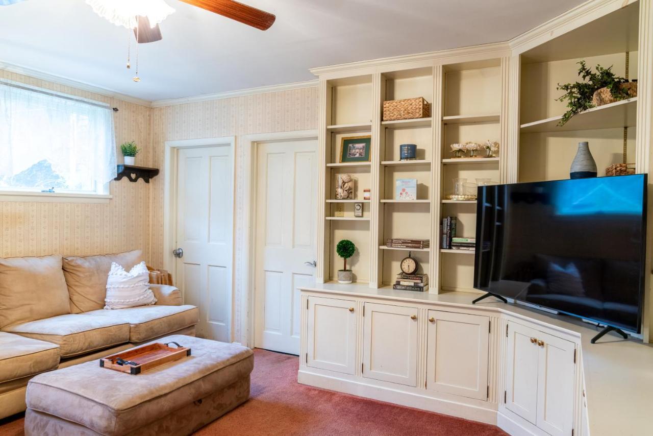 Charming Executive Victorian Mansion W/ Free Parking - Near Bucknell Villa Milton Bagian luar foto