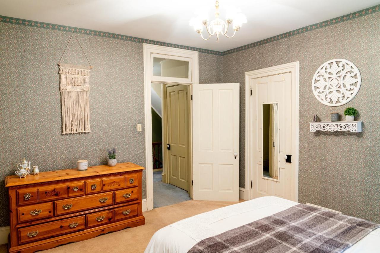 Charming Executive Victorian Mansion W/ Free Parking - Near Bucknell Villa Milton Bagian luar foto