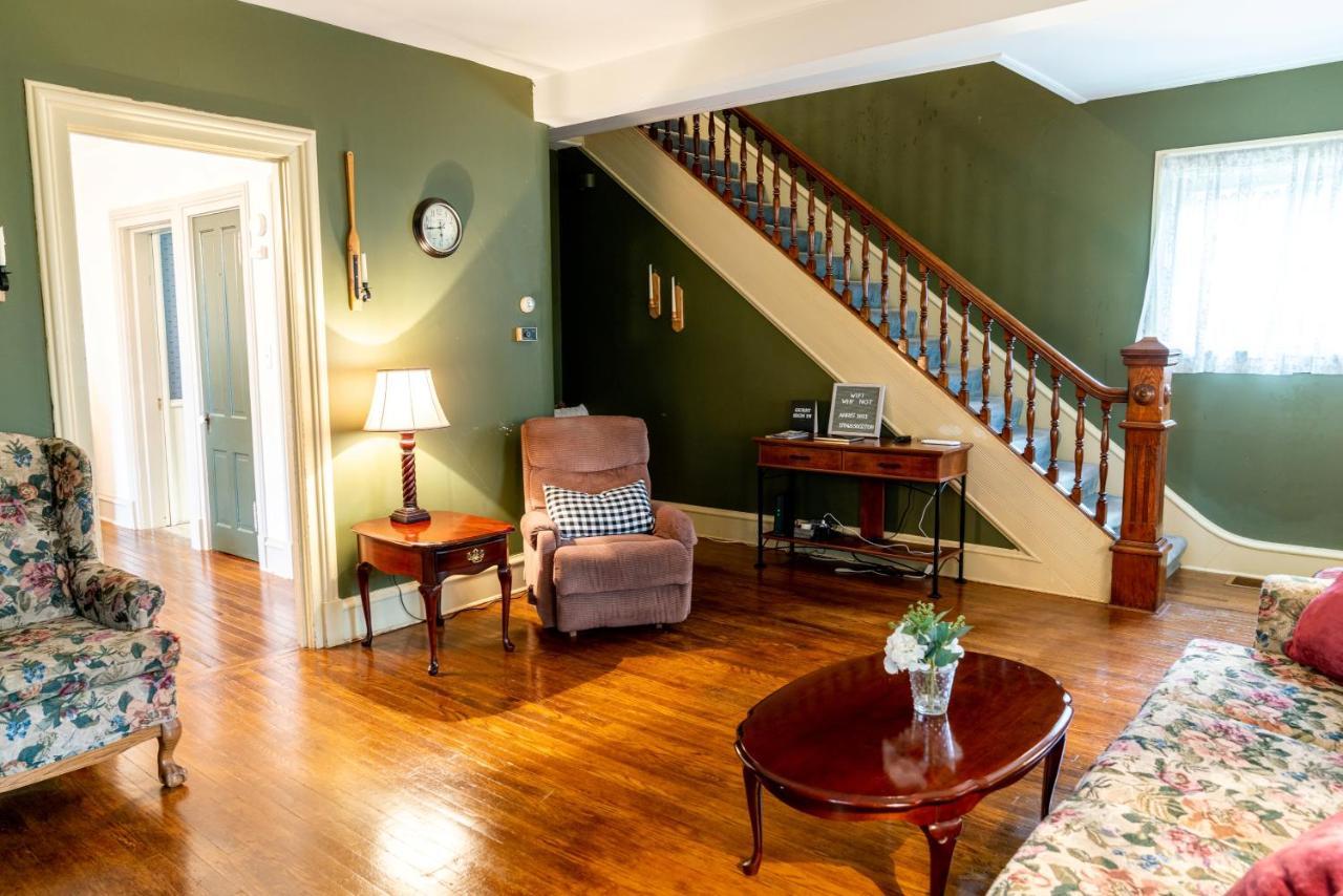 Charming Executive Victorian Mansion W/ Free Parking - Near Bucknell Villa Milton Bagian luar foto